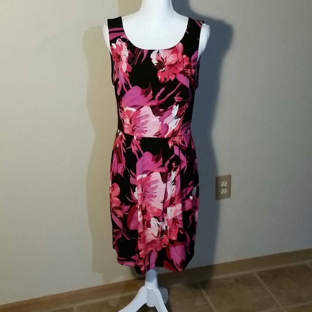 Bisou Bisou floral dress, EUC.